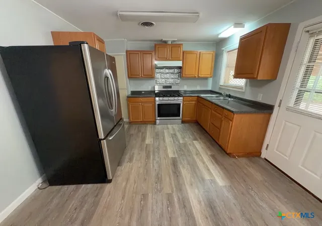 Photo 4 of Single family home for sale at 303 Ridge St, Copperas Cove, TX 76522 | MLS# 626685 | Listing updated on 2026-10-06
