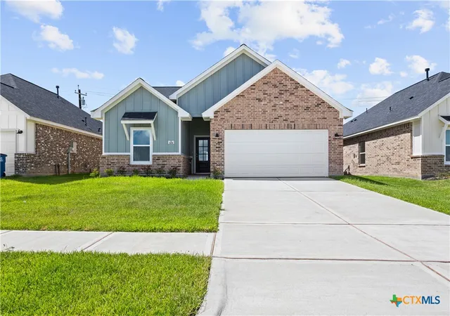 Photo 1 of Single family home for sale at 308 Cardinal Dr, Port Lavaca, TX 77979 | MLS# 626843 | Listing updated on 2026-10-02