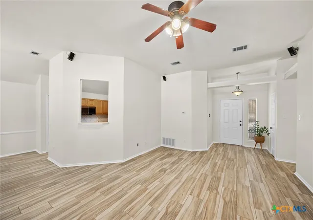 Photo 3 of Single family home for sale at 2 Holly Ct, Belton, TX 76513 | MLS# 625388 | Listing updated on 2026-10-02