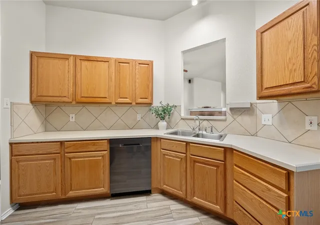 Photo 4 of Single family home for sale at 2 Holly Ct, Belton, TX 76513 | MLS# 625388 | Listing updated on 2026-10-02
