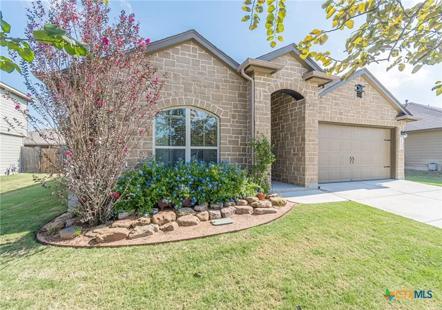 Photo 2 of Single family home for sale at 2609 Lonesome Crk Trl, New Braunfels, TX 78130 | MLS# 626834 | Listing updated on 2026-10-02