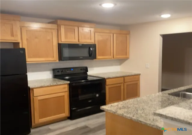 Listing Photo 4 - Condo for sale in building located at 1952 Lively Ln, Temple, TX 76502