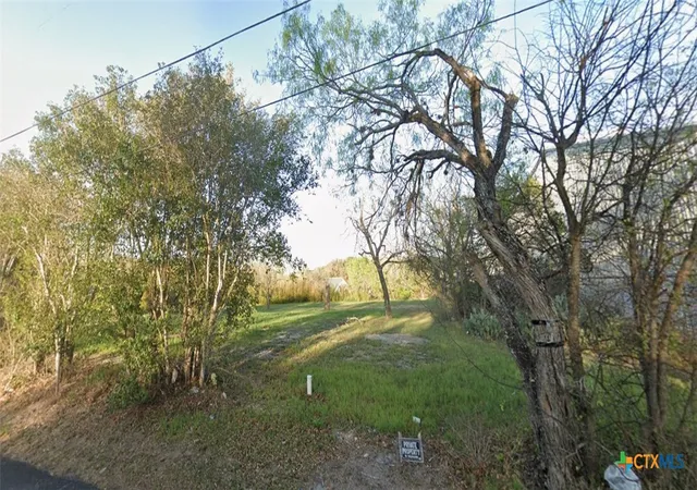 Land for sale at 216 S Cherry St, Seguin, TX 78155 | MLS# 626882
