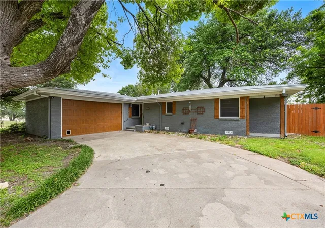 Photo 3 of Single family home for sale at 2215 N 9th Street, Temple, TX 76501 | MLS# 626591 | Listing updated on 2026-10-02
