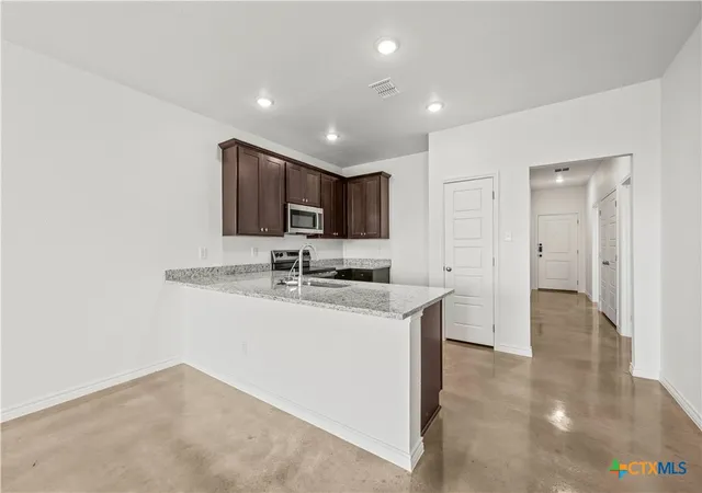 Photo 4 of House for sale at 9002 Little Leaf Mulberry Dr, Killeen, TX 76542 | MLS# 626650 | Listing updated on 2026-10-06