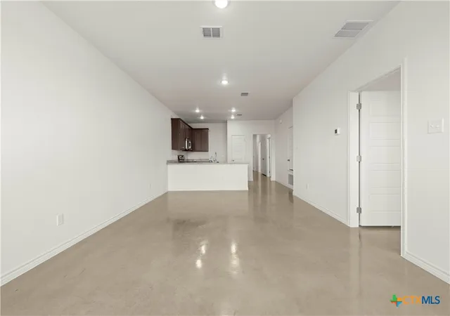Listing Photo 5 - Condo for sale in building located at 8910 Little Leaf Mulberry Dr, Killeen, TX 76542