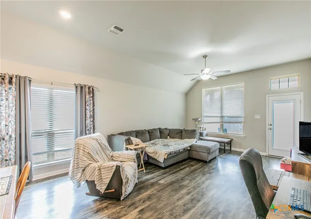 Photo 2 of Single family home for sale at 1652 Hillside Dr, Temple, TX 76502 | MLS# 626809 | Listing updated on 2026-10-05