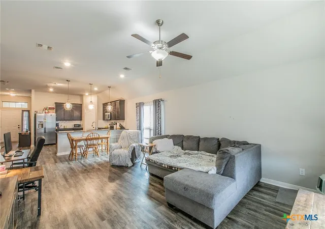 Photo 3 of Single family home for sale at 1652 Hillside Dr, Temple, TX 76502 | MLS# 626809 | Listing updated on 2026-10-05
