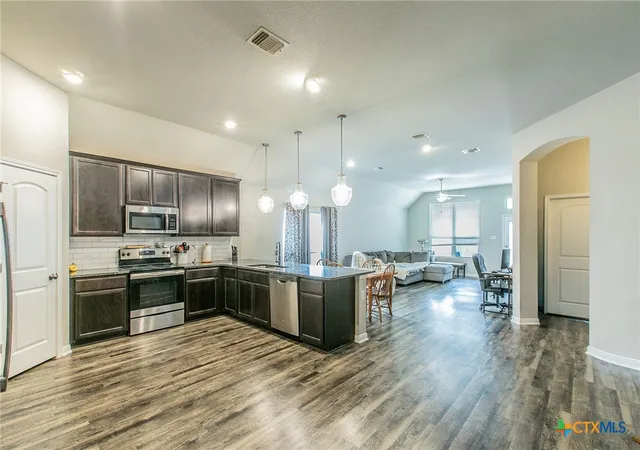 Photo 4 of Single family home for sale at 1652 Hillside Dr, Temple, TX 76502 | MLS# 626809 | Listing updated on 2026-10-05