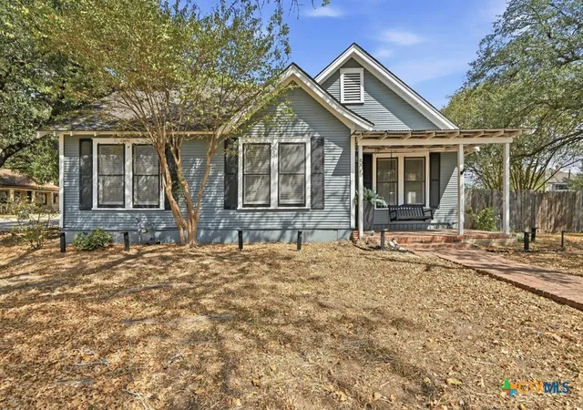 Photo 2 of Single family home for sale at 505 E Houston St, Luling, TX 78648 | MLS# 626849 | Listing updated on 2026-10-08