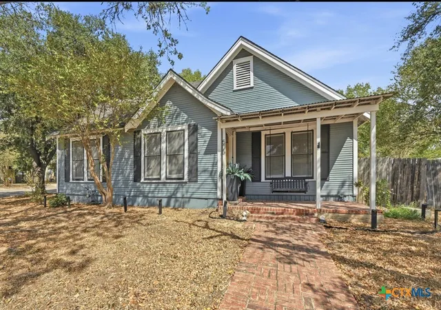 Photo 3 of Single family home for sale at 505 E Houston St, Luling, TX 78648 | MLS# 626849 | Listing updated on 2026-10-08