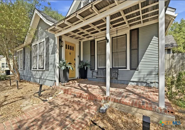 Photo 3 of Single family home for sale at 505 E Houston St, Luling, TX 78648 | MLS# 626849 | Listing updated on 2026-10-08