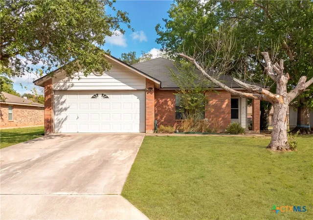 Photo 1 of Single family home for sale at 516 Denise Dr, New Braunfels, TX 78130 | MLS# 626926 | Listing updated on 2026-10-07