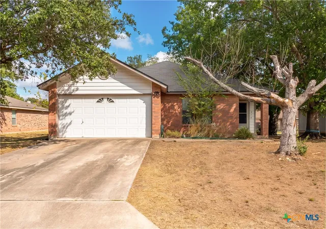 Photo 2 of Single family home for sale at 516 Denise Dr, New Braunfels, TX 78130 | MLS# 626926 | Listing updated on 2026-10-07