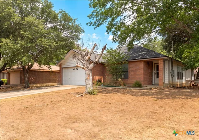 Photo 3 of Single family home for sale at 516 Denise Dr, New Braunfels, TX 78130 | MLS# 626926 | Listing updated on 2026-10-07