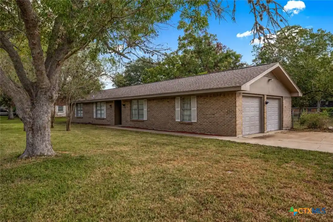 Photo 1 of Single family home for sale at 302 Brooks Rd, Victoria, TX 77904 | MLS# 626925 | Listing updated on 2026-10-08