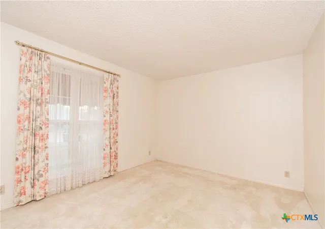 Photo 3 of Single family home for sale at 906 Yorktown Dr, Temple, TX 76504 | MLS# 626903 | Listing updated on 2026-10-05