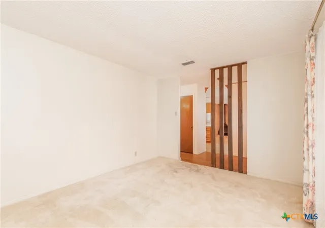 Photo 3 of Single family home for sale at 906 Yorktown Dr, Temple, TX 76504 | MLS# 626903 | Listing updated on 2026-10-05