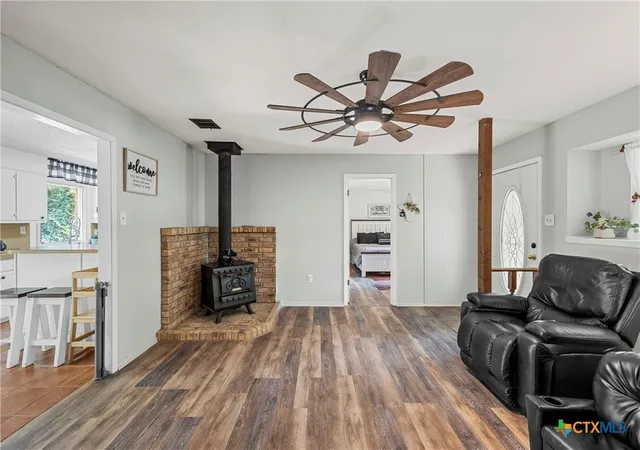 Photo 3 of Single family home for sale at 611 Rosenthal Rd, Lorena, TX 76655 | MLS# 626937 | Listing updated on 2026-10-05