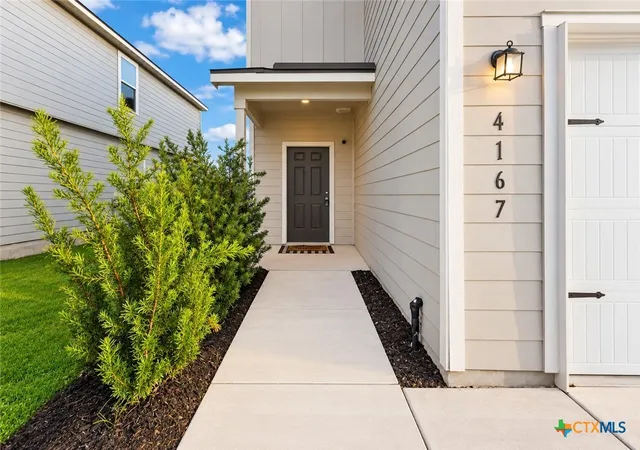 Photo 3 of Single family home for sale at 4167 Trl De Paris, New Braunfels, TX 78132 | MLS# 626833 | Listing updated on 2026-10-03