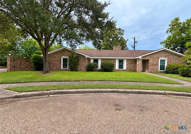 Photo 1 of Single family home for sale at 303 Milton St, Victoria, TX 77901 | MLS# 626927 | Listing updated on 2026-10-04