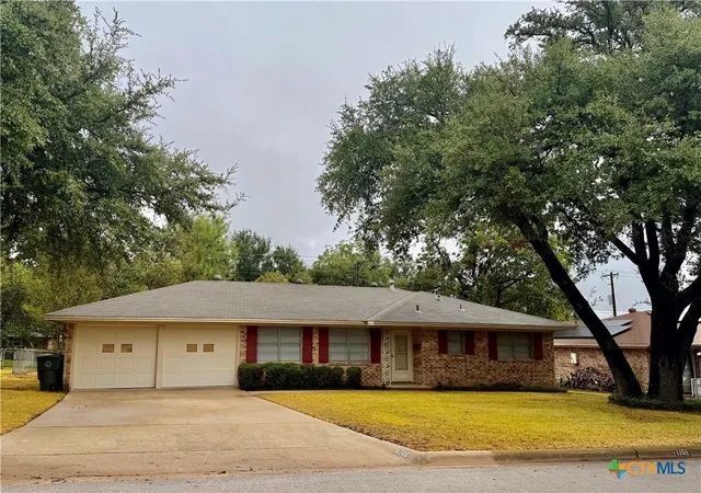 Photo 2 of Single family home for sale at 110 E Upshaw Ave, Temple, TX 76501 | MLS# 626963 | Listing updated on 2026-10-05