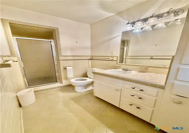 Photo 4 of Single family home for sale at 110 E Upshaw Ave, Temple, TX 76501 | MLS# 626963 | Listing updated on 2026-10-05