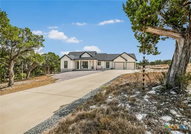 Photo 2 of Single family home for sale at 1382 Primrose Path, Canyon Lake, TX 78133 | MLS# 625728 | Listing updated on 2026-10-05