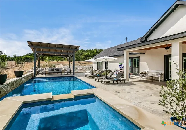 Photo 3 of Single family home for sale at 1382 Primrose Path, Canyon Lake, TX 78133 | MLS# 625728 | Listing updated on 2026-10-05
