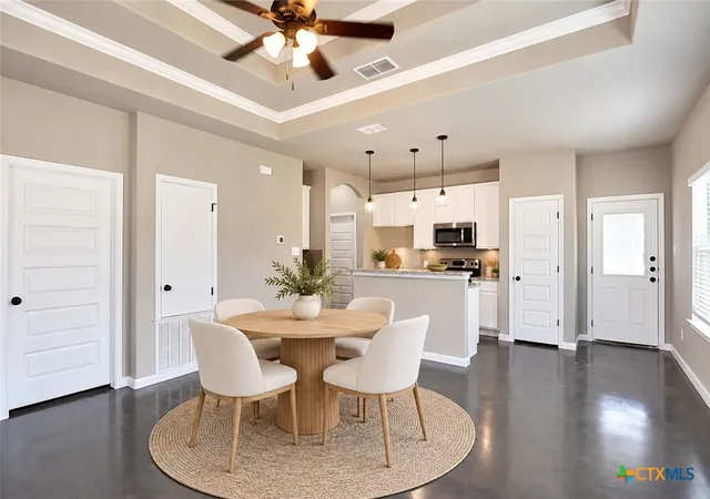 Photo 4 of Townhouse for sale at 911 E Seideman St, Seguin, TX 78155 | MLS# 626970 | Listing updated on 2026-10-05