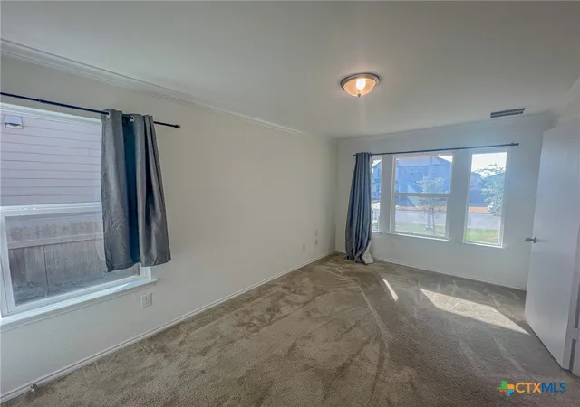 Photo 4 of Single family home for sale at 625 Bailey Park Dr, Jarrell, TX 76537 | MLS# 626988 | Listing updated on 2026-10-05