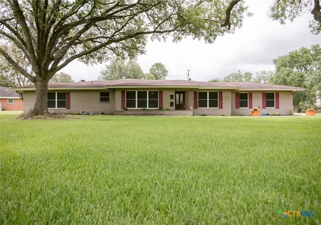 Photo 2 of Single family home for sale at 12 Jade Dr, Victoria, TX 77904 | MLS# 627048 | Listing updated on 2026-10-07