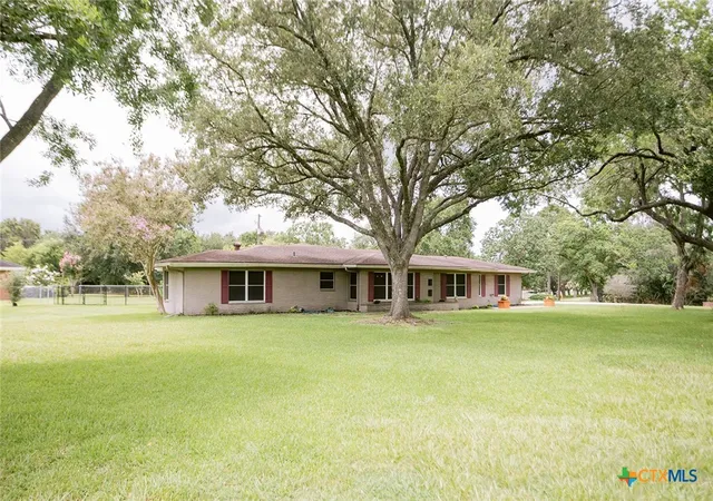 Photo 3 of Single family home for sale at 12 Jade Dr, Victoria, TX 77904 | MLS# 627048 | Listing updated on 2026-10-07