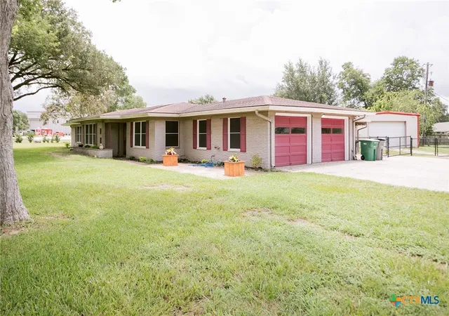 Photo 3 of Single family home for sale at 12 Jade Dr, Victoria, TX 77904 | MLS# 627048 | Listing updated on 2026-10-07