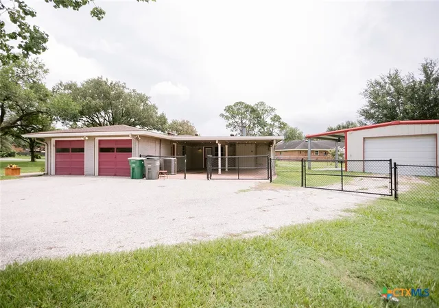 Photo 4 of Single family home for sale at 12 Jade Dr, Victoria, TX 77904 | MLS# 627048 | Listing updated on 2026-10-07