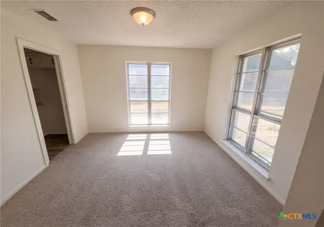 Photo 3 of Single family home for sale at 1500 Dallas St, Killeen, TX 76541 | MLS# 627066 | Listing updated on 2026-10-07