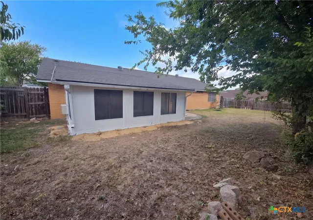 Photo 4 of Single family home for sale at 1500 Dallas St, Killeen, TX 76541 | MLS# 627066 | Listing updated on 2026-10-07