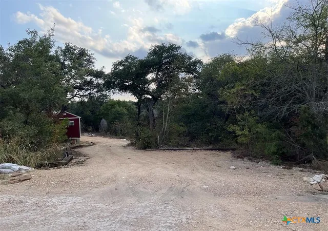 Listing Photo 5 - Condo for sale in building located at 740 County Rd 334, Gatesville, TX 76528