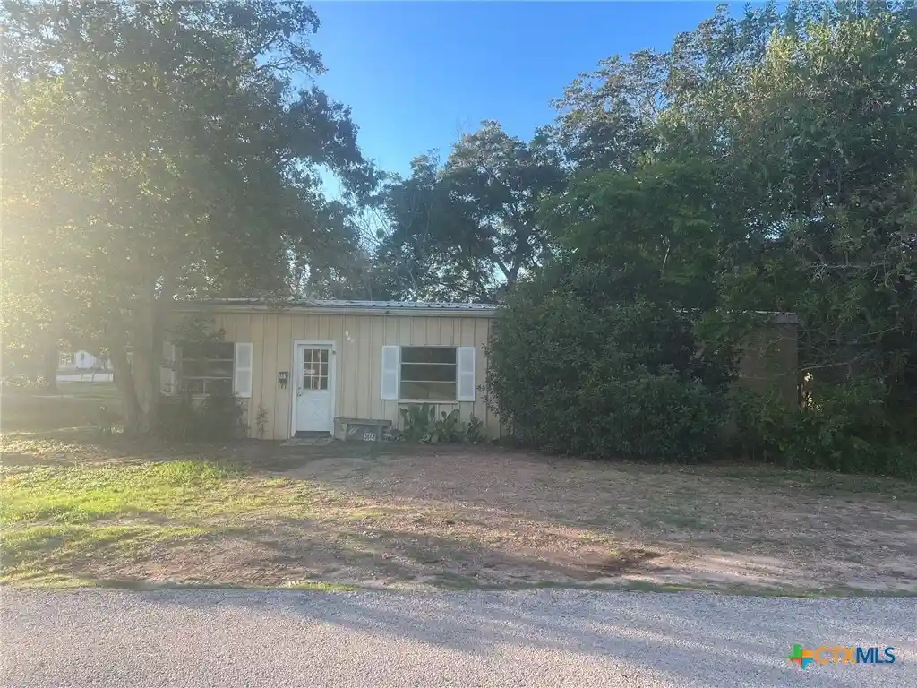 Photo 1 of Multi family home for sale at 101 Walter St, Yoakum, TX 77995 | MLS# 627115 | Listing updated on 2026-10-20