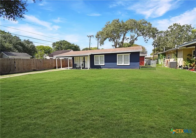 Photo 1 of Single family home for sale at 1621 Burkedale Dr, Port Lavaca, TX 77979 | MLS# 627035 | Listing updated on 2026-10-06