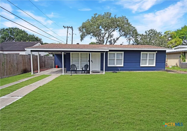 Photo 2 of Single family home for sale at 1621 Burkedale Dr, Port Lavaca, TX 77979 | MLS# 627035 | Listing updated on 2026-10-06