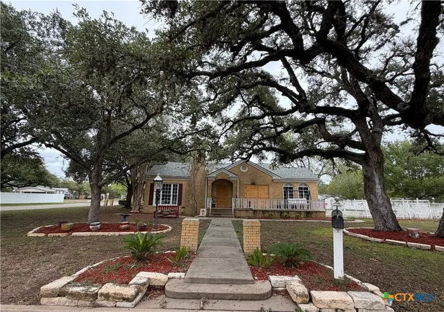 Photo 1 of Single family home for sale at 302 3rd Street, Cuero, TX 77954 | MLS# 627101 | Listing updated on 2026-10-08