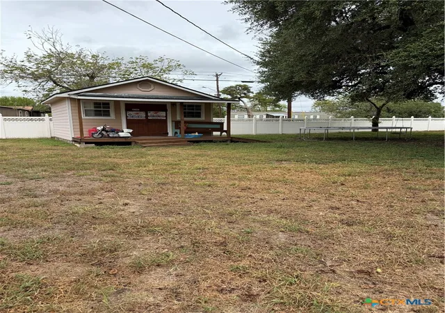 Photo 4 of Single family home for sale at 302 3rd Street, Cuero, TX 77954 | MLS# 627101 | Listing updated on 2026-10-08