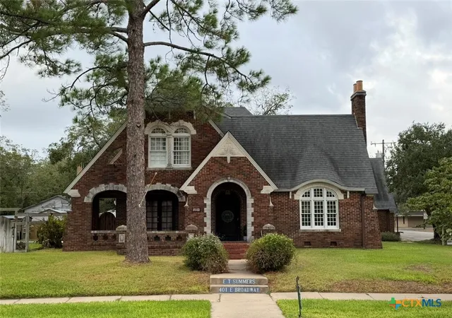 Photo 1 of Single family home for sale at 401 E Broadway, Cuero, TX 77954 | MLS# 627100 | Listing updated on 2026-10-08
