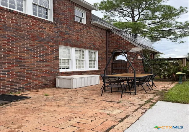 Photo 3 of Single family home for sale at 401 E Broadway, Cuero, TX 77954 | MLS# 627100 | Listing updated on 2026-10-08