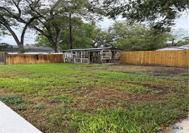Photo 4 of Single family home for sale at 401 E Broadway, Cuero, TX 77954 | MLS# 627100 | Listing updated on 2026-10-08