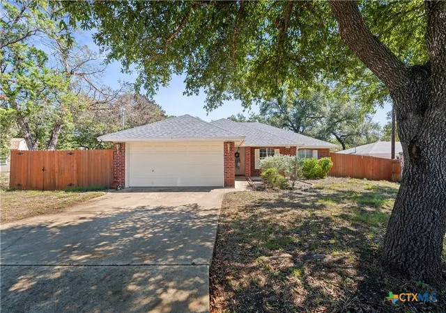 Photo 2 of Single family home for sale at 7 Morgans Point Blvd, Belton, TX 76513 | MLS# 625821 | Listing updated on 2026-10-07