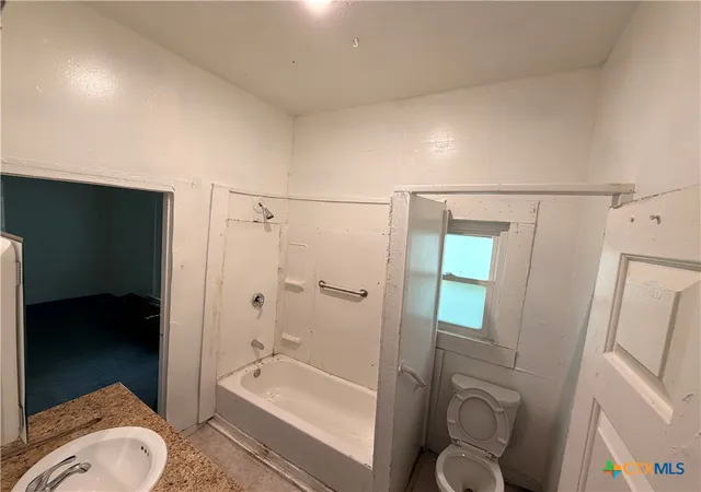 Photo 4 of Single family home for sale at 920 S 9th Street, Temple, TX 76504 | MLS# 627162 | Listing updated on 2026-10-07