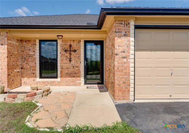 Photo 3 of Single family home for sale at 275 County Rd 4711, Kempner, TX 76539 | MLS# 627110 | Listing updated on 2026-10-07