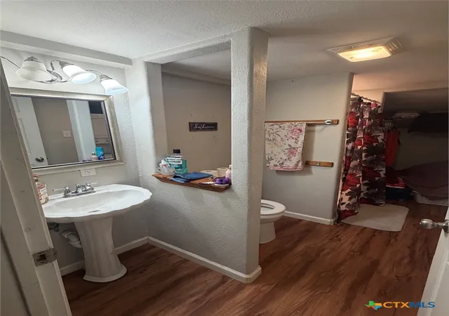 Listing Photo 4 - Condo for sale in building located at 526 W Ave C, Killeen, TX 76541
